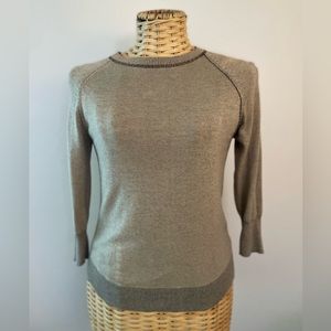 Earth tone Gap light sweater with texture details